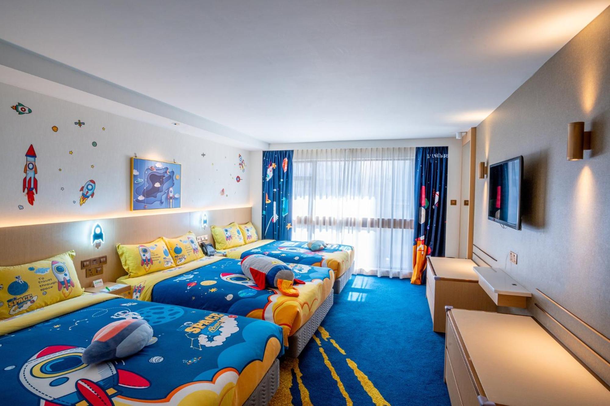 Holiday Inn Golden Mile By Ihg Гонконг Екстер'єр фото