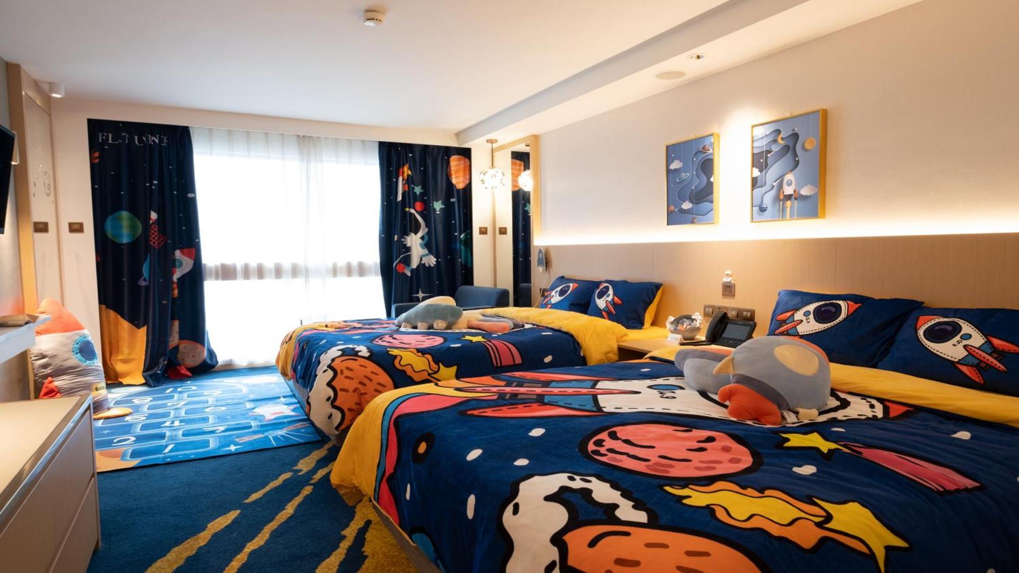 Holiday Inn Golden Mile By Ihg Гонконг Екстер'єр фото